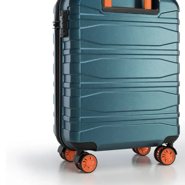 Walizka z poliwęglanu czy polipropylenu – która jest lepsza na podróż?