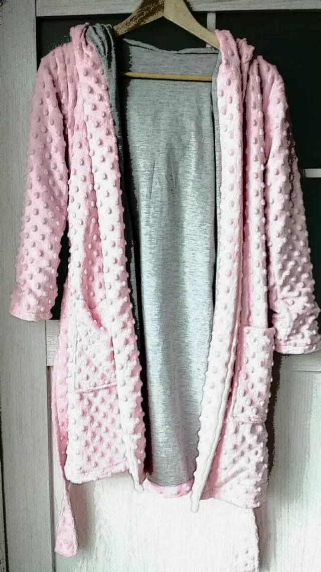 Jak uszyć szlafrok damski: 10 prostych kroków dla początkujących