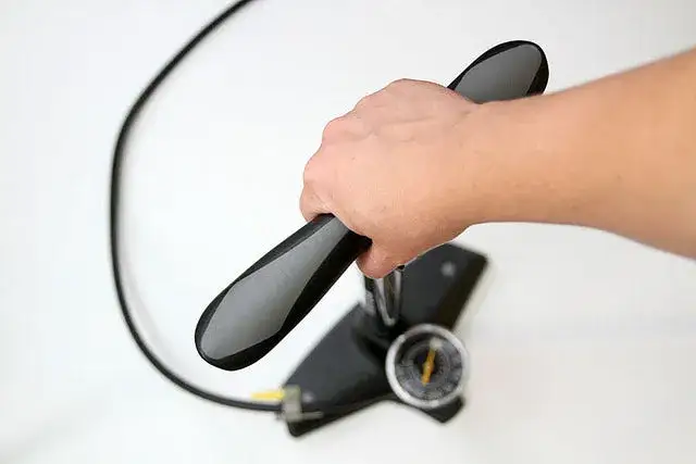 Jakie ciśnienie w oponach roweru zapewni bezpieczeństwo i komfort?