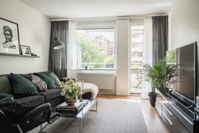 Jak wydzielić sypialnię w salonie? Sprawdzone sposoby na małe przestrzenie