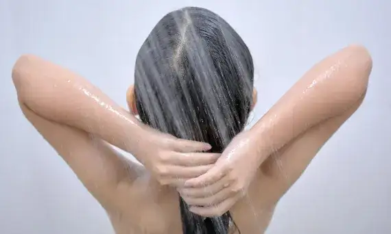 Ile wody leci z kranu na godzinę? Sprawdź, ile marnujesz!