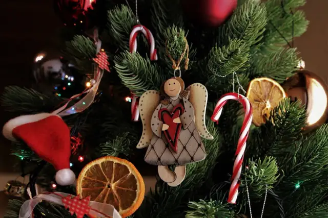 Kiedy składa się życzenia bożonarodzeniowe? Odkryj tradycje Wigilii