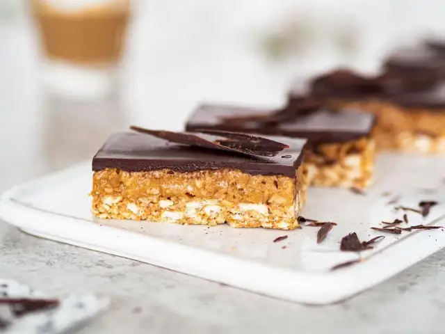 Pyszne ciasto z masą krówkową – łatwy przepis na wyjątkowy deser