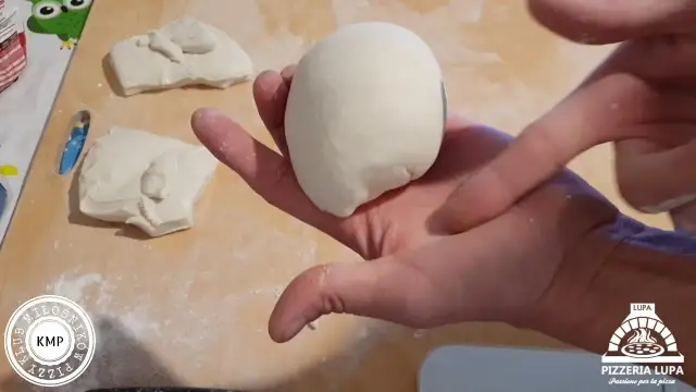 Jak uformować pizzę idealnie i uniknąć najczęstszych błędów