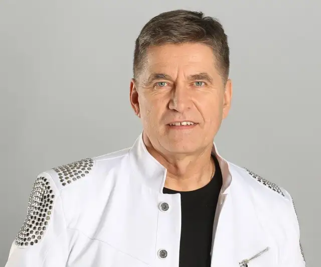 Ile lat ma lider zespołu Bayer Full? Zaskakujące fakty o Sławomirze Świerzyńskim