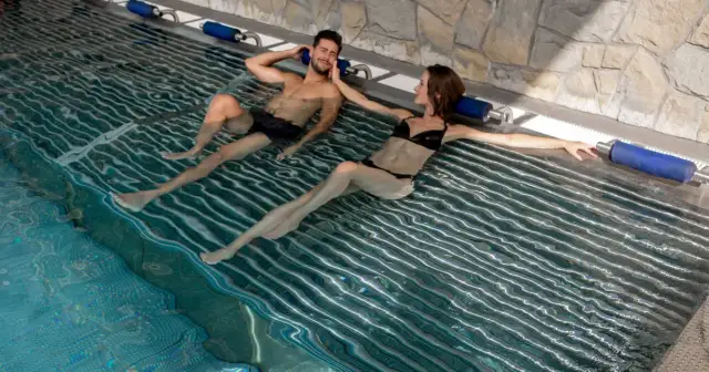 Jakie stroje są dozwolone w Termach Bukowina? Uniknij błędów!