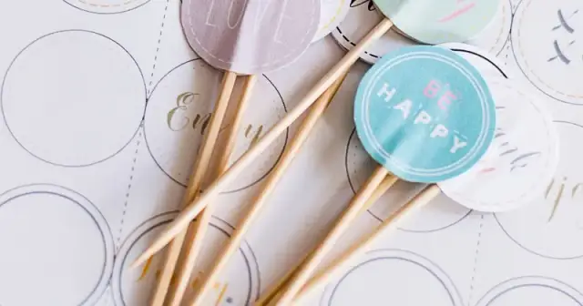 Jak zrobić pikery do babeczek - proste sposoby na efektowne dekoracje