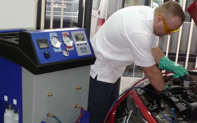 Jak sprawdzić sprężarkę klimatyzacji i uniknąć kosztownych napraw