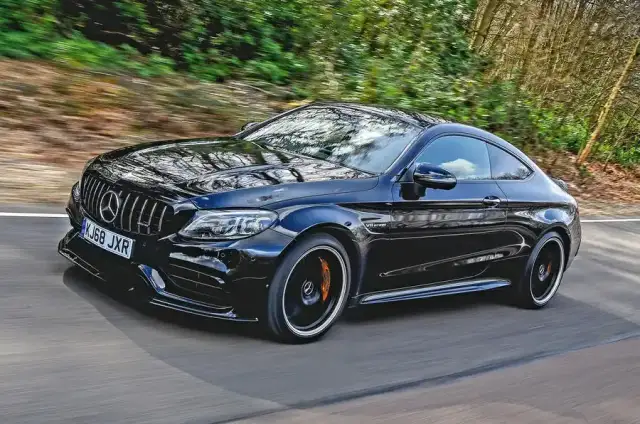 Mercedes C63 AMG Coupé S: Moc, styl i technologie, które zachwycają