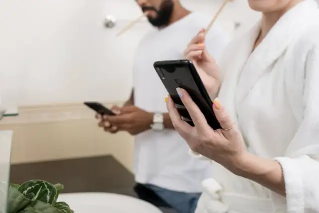 Co wyróżnia tę platformę spośród innych międzynarodowych serwisów rozrywkowych