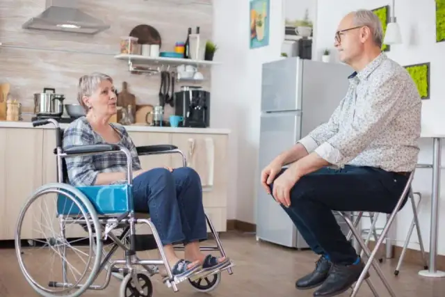 Czy emeryt może być opiekunem osoby niepełnosprawnej i co to oznacza?
