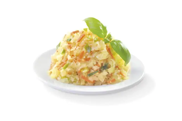 Ile kalorii ma surówka z kiszonej kapusty i marchewki? Sprawdź teraz!