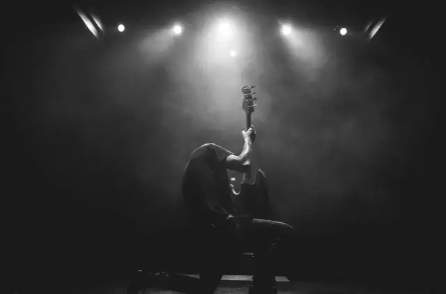 Złote Lata 60: Jak Narodziny Muzyki Rockowej Zmieniły Świat na Zawsze