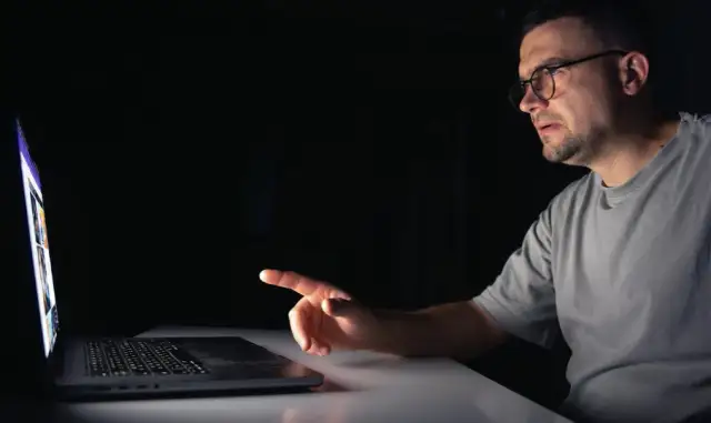 Małe decyzje, wielkie emocje – jak interaktywna rozrywka online angażuje użytkowników