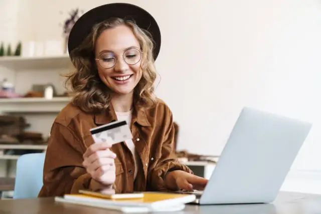 Czy podłączenie mojej karty kredytowej do konta gracza jest bezpieczne?