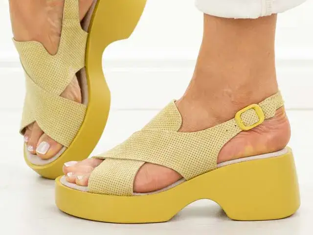 Buty na lato – jakie rozwiązania dominują w nowoczesnym obuwiu sezonowym?