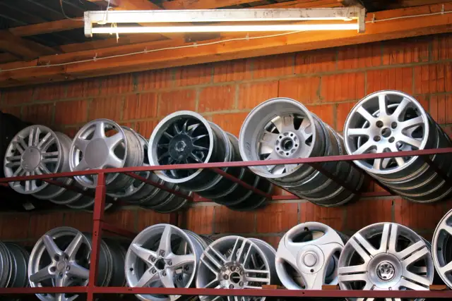 Styl, który nie kosztuje fortuny. Odmień swoje auto dzięki felgom z drugiej ręki