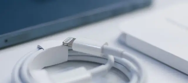 Jaki kabel do iPhone 11? Sprawdź, aby uniknąć problemów z ładowaniem
