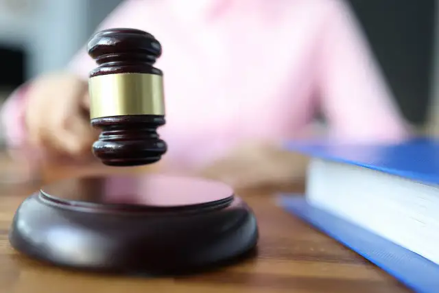 Ile trwa aplikacja komornicza? Sprawdź, co wpływa na czas oczekiwania