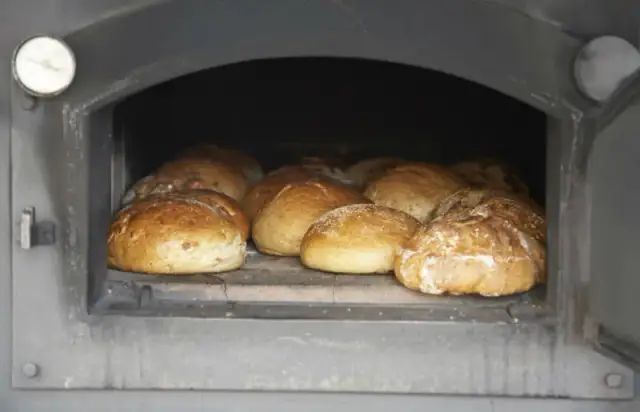 Jak zbudować ogrodowy piec chlebowy: praktyczna instrukcja dla początkujących