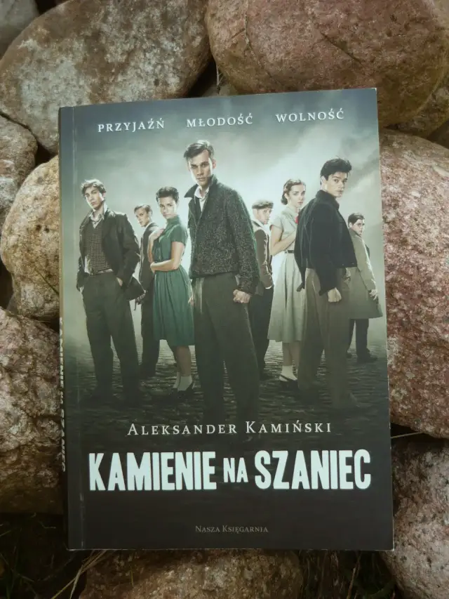 Autor książki Kamienie na szaniec: Historia Aleksandra Kamińskiego