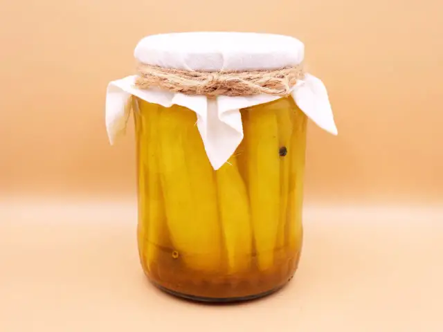 Jak zrobić ogórki z przyprawą curry, które zaskoczą Twoje kubki smakowe