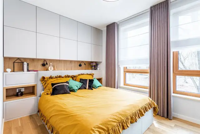 Wąskie sypialnie: 8 sprytnych sposobów na aranżację małej przestrzeni