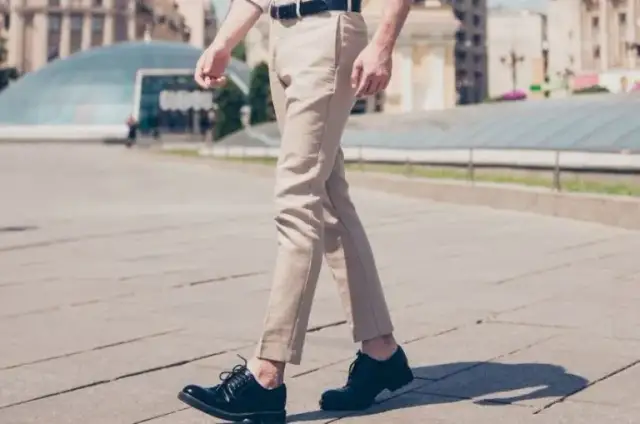 Jasne spodnie męskie stylizacje: Modne zestawy, które Cię zaskoczą