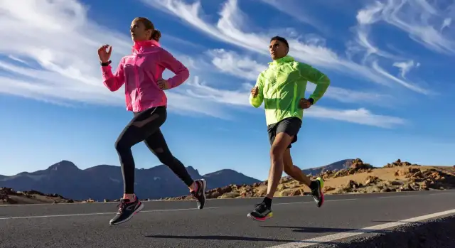 Jaki strój do biegania, aby czuć się komfortowo w każdą pogodę