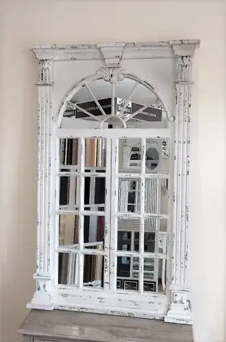 Lustro jak okno: 5 sposobów na optyczne powiększenie wnętrza