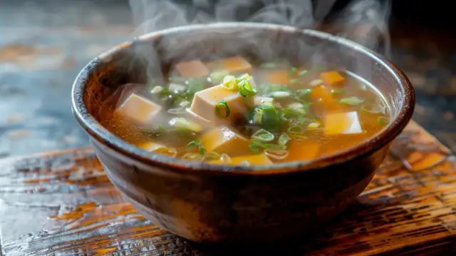 Miska japońska - Jak przygotować tradycyjną japońską miso zupę