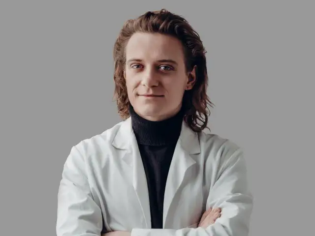 Kim jest Adam Mirek? Popularny naukowiec podbija TikToka