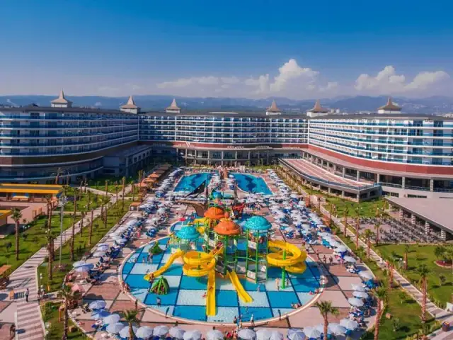 Najlepsze hotele w Alanyi: komfort i luksus na Riwierze Tureckiej