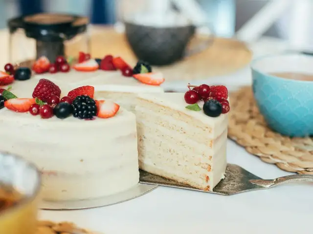 Jaki rant do tortu wybrać, by uniknąć nieudanych wypieków?