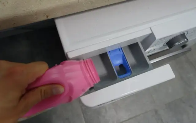 Ile dać proszku do prania, aby uniknąć zniszczenia ubrań?