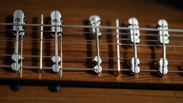 Czyste brzmienie akordu H-dur na gitarze: Sekrety mistrzów gry