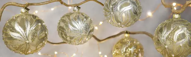 Jak zrobić ręcznie malowane bombki – krok po kroku do pięknych ozdób