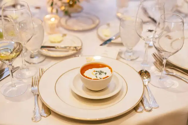 Jaką zupę na imprezę? Sprawdź pyszne przepisy na każdą okazję