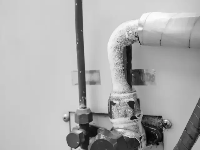 Jak zabezpieczyć rury przed mrozem, aby uniknąć kosztownych awarii