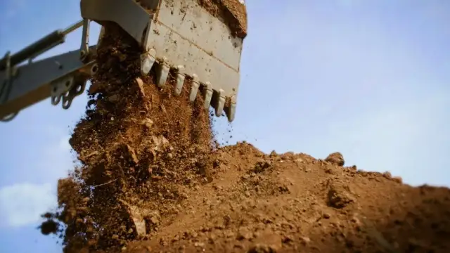 Ile waży ziemia ogrodowa? Kluczowe informacje przed zakupem ziemi