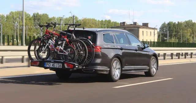 Jaki bagażnik na rowery wybrać, aby uniknąć problemów w trasie?