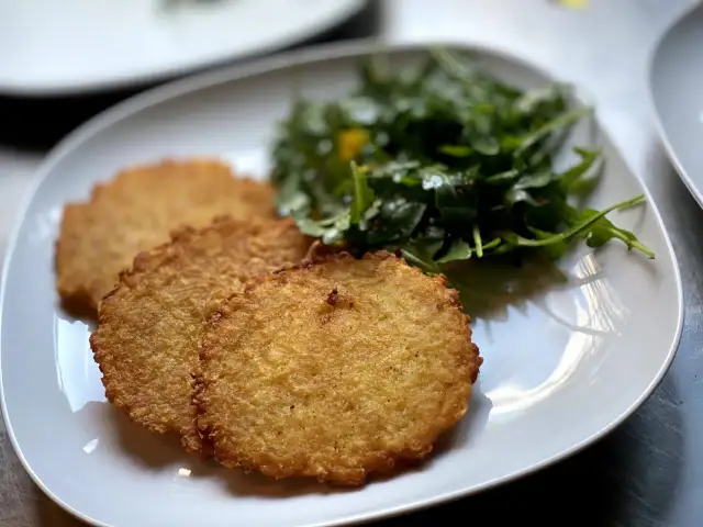 Pochodzenie placków ziemniaczanych – historia i tajemnice tradycyjnego dania