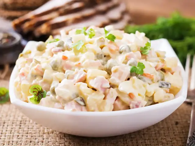 Alternatywy dla sałatki jarzynowej: 5 pysznych przepisów na sałatki