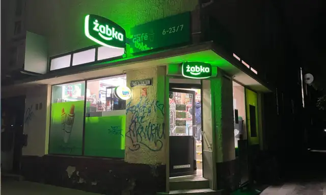 Ile zarabia właściciel Żabki? Zaskakujące fakty o dochodach