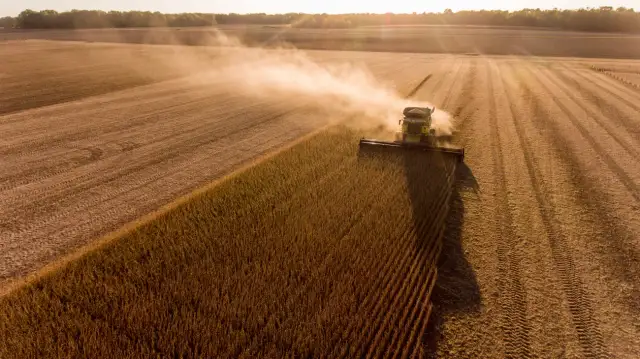 Sklep z częściami do ciągników – przygotuj swój ciągnik na żniwa