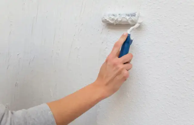 Jak prawidłowo kłaść tynk dekoracyjny – uniknij błędów i osiągnij idealny efekt