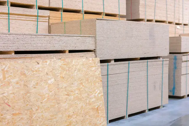 Czy płyta OSB może być na deszczu? Oto, co musisz wiedzieć o wilgoci