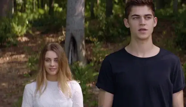 Najlepsze filmy o nastolatkach i miłości, które skradną twoje serce