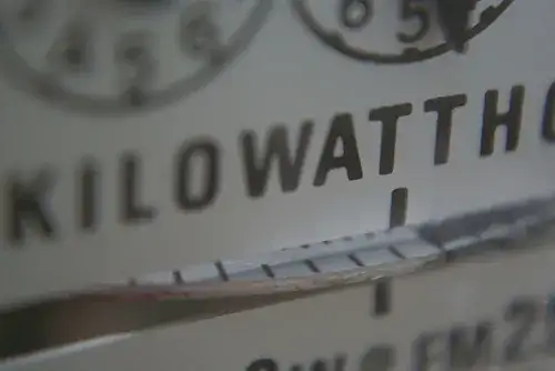 Kwh co to - zrozumienie jednostki energii elektrycznej i jej znaczenia