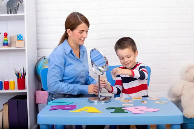 Czy terapeuta zajęciowy może pracować w przedszkolu? Wymagania i korzyści